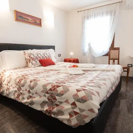 Bed & Breakfast Antico Orologio 3*